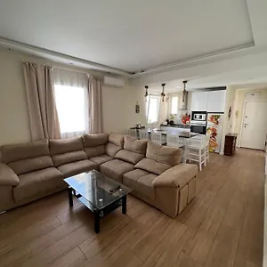 Apartment Genuar 3 Bedroom Close To Beach, Malaga